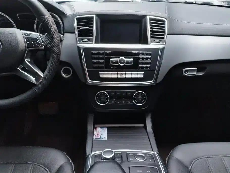 Mercedes-Benz GL-Class 2015 GL 400 4MATIC Dynamic — миниатюра 13