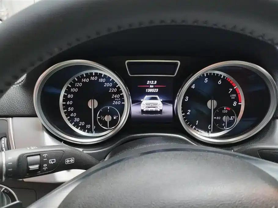 Mercedes-Benz GL-Class 2015 GL 400 4MATIC Dynamic — миниатюра 14