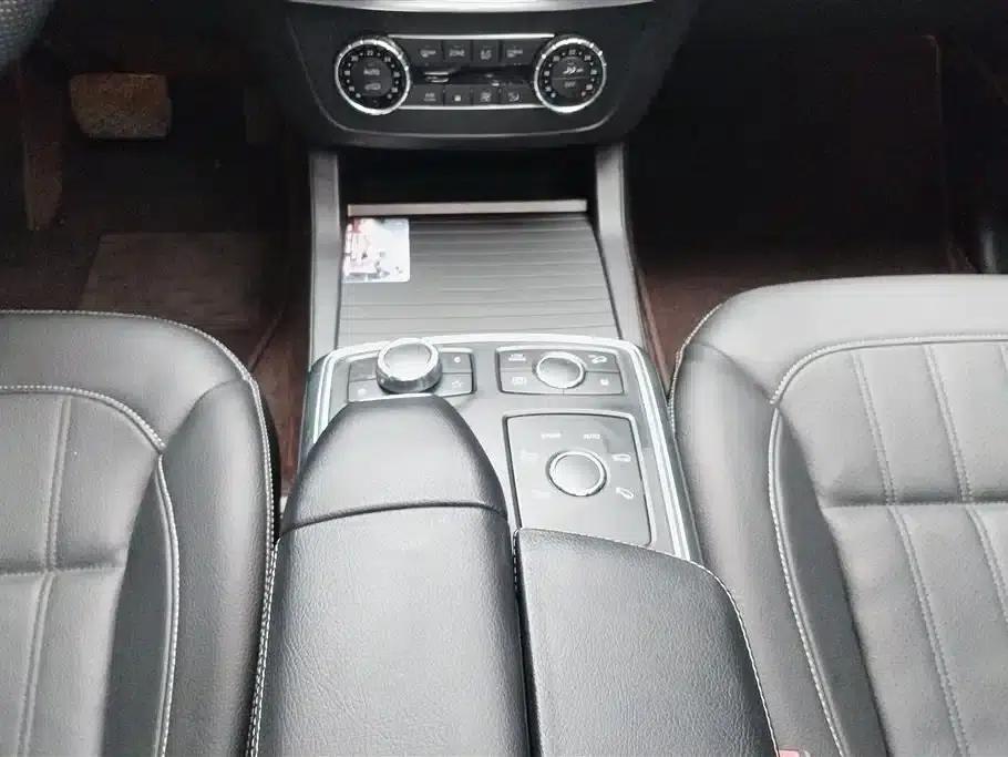 Mercedes-Benz GL-Class 2015 GL 400 4MATIC Dynamic — миниатюра 16