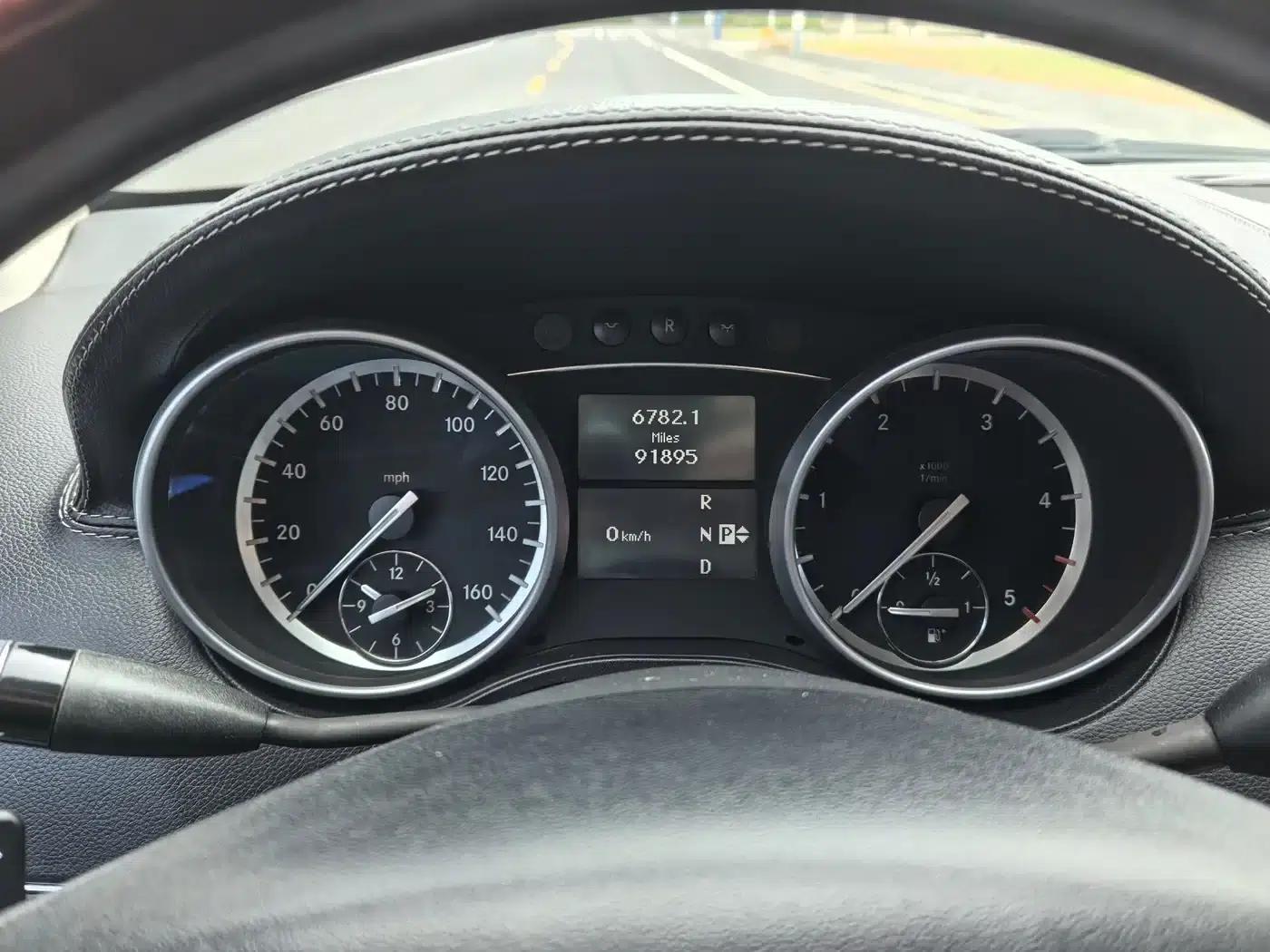 Mercedes-Benz GL-Class 2013 GL 350 Diesel Middle East Version — миниатюра 14