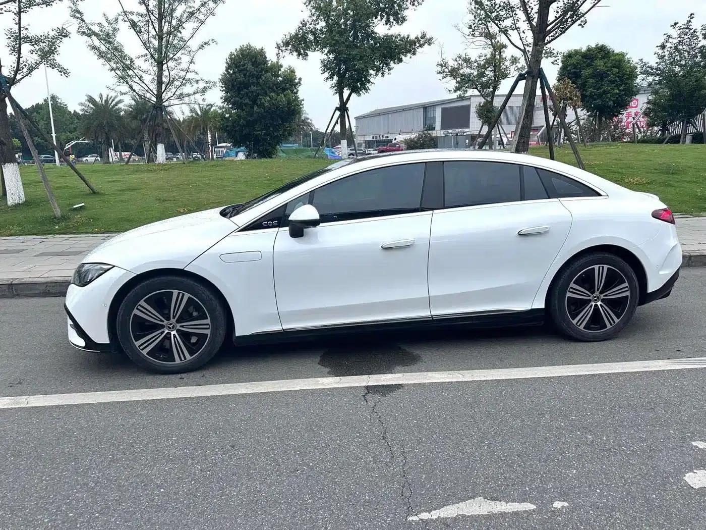 Mercedes-Benz EQE 2022 350 Luxury Edition — миниатюра 5