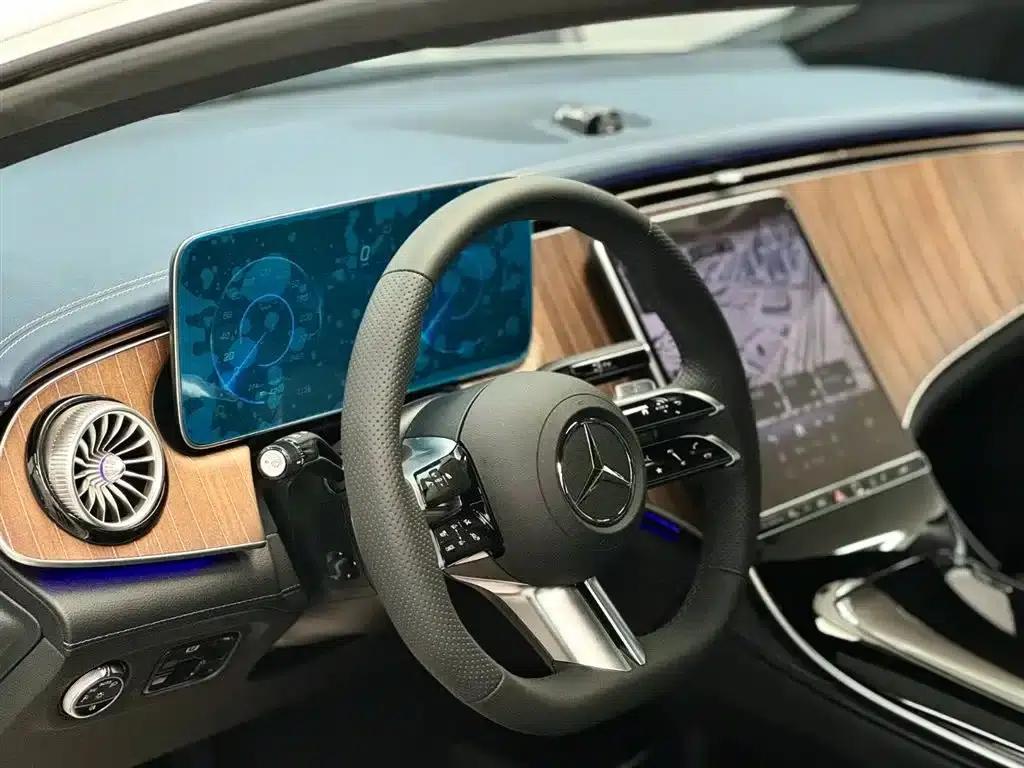 Mercedes-Benz EQE 2025 500 4MATIC Pioneer Edition — миниатюра 7