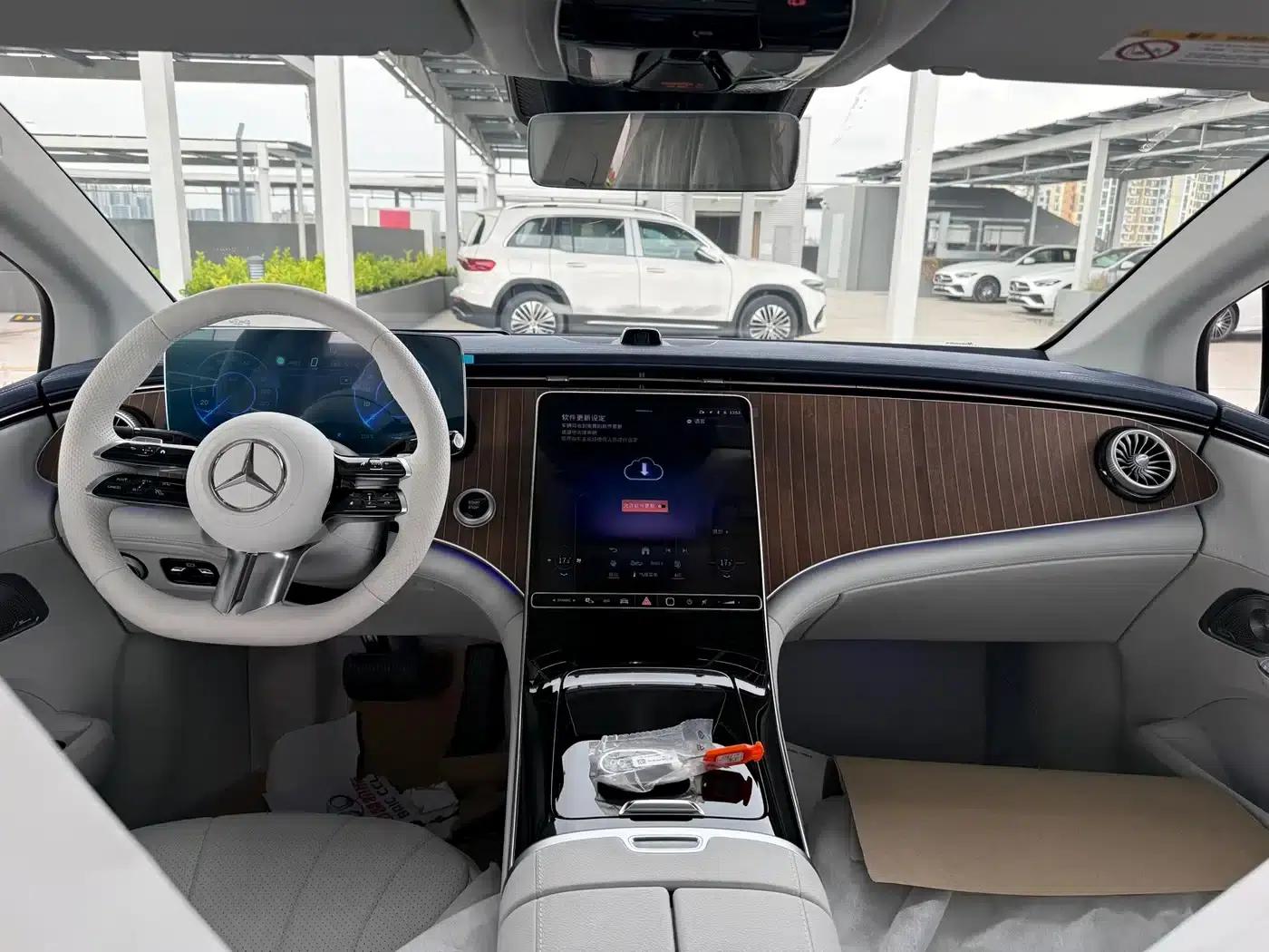 Mercedes-Benz EQE 2025 500 4MATIC Pioneer Edition — миниатюра 10