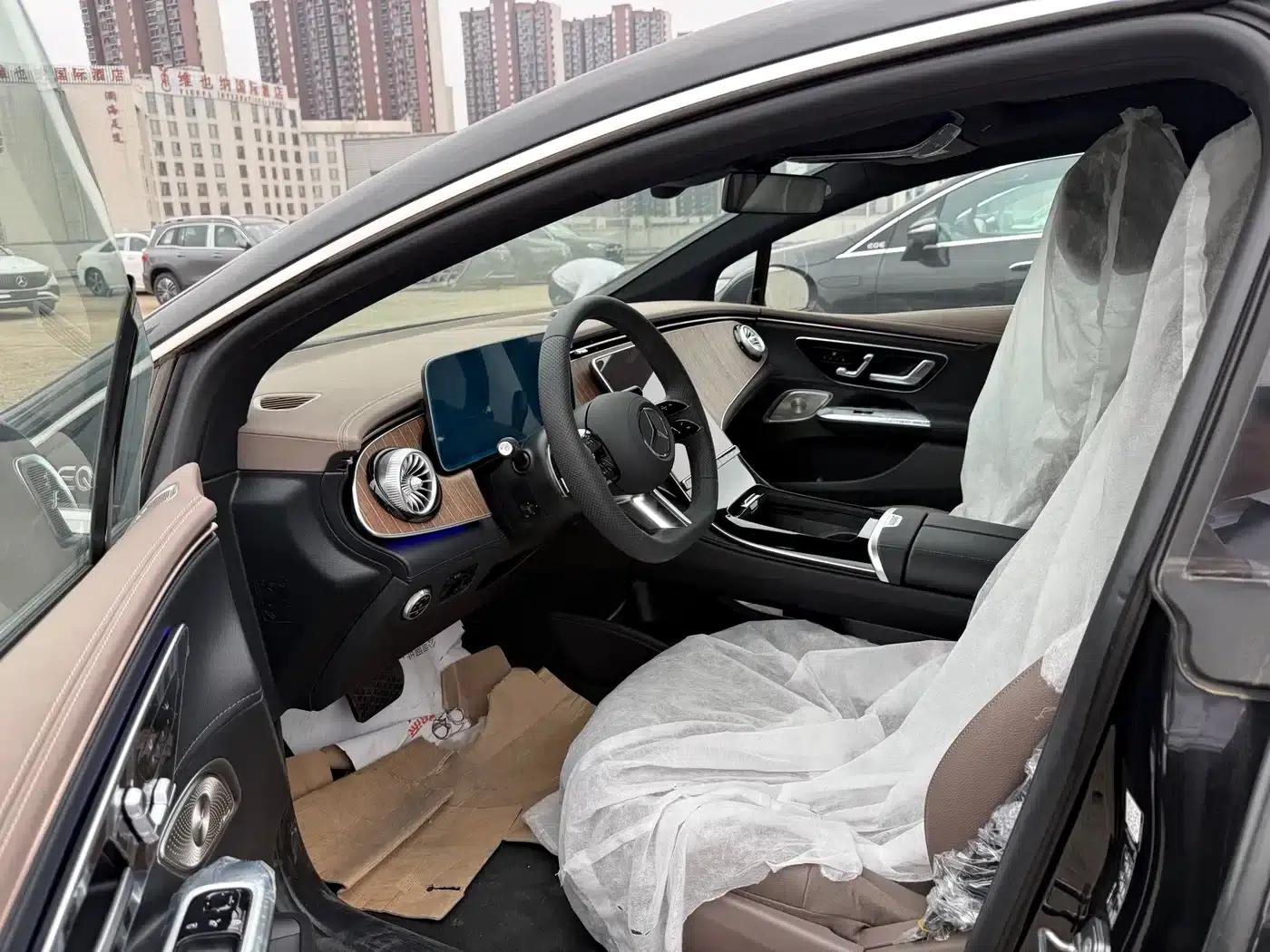 Mercedes-Benz EQE 2025 500 4MATIC Luxury Edition — миниатюра 4