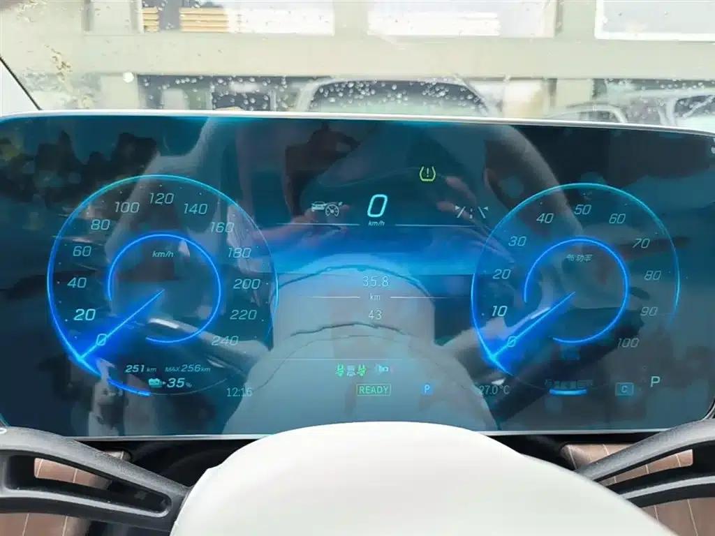 Mercedes-Benz EQE 2025 500 4MATIC Pioneer Edition — миниатюра 12