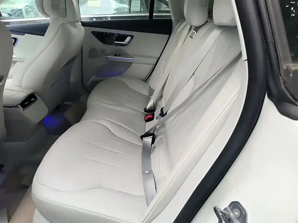 Mercedes-Benz EQE 2025 500 4MATIC Pioneer Edition — миниатюра 17