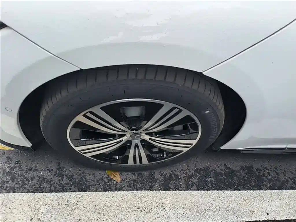 Mercedes-Benz EQE 2025 500 4MATIC Pioneer Edition — миниатюра 23