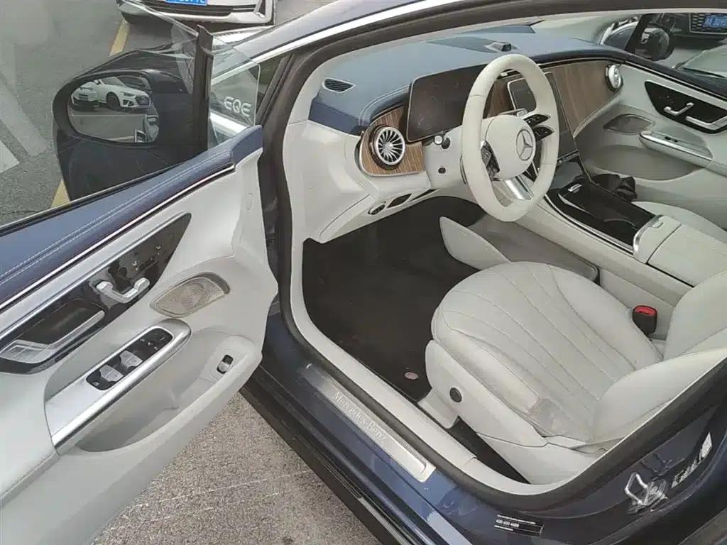 Mercedes-Benz EQE 2022 350 Pioneer Edition — миниатюра 16