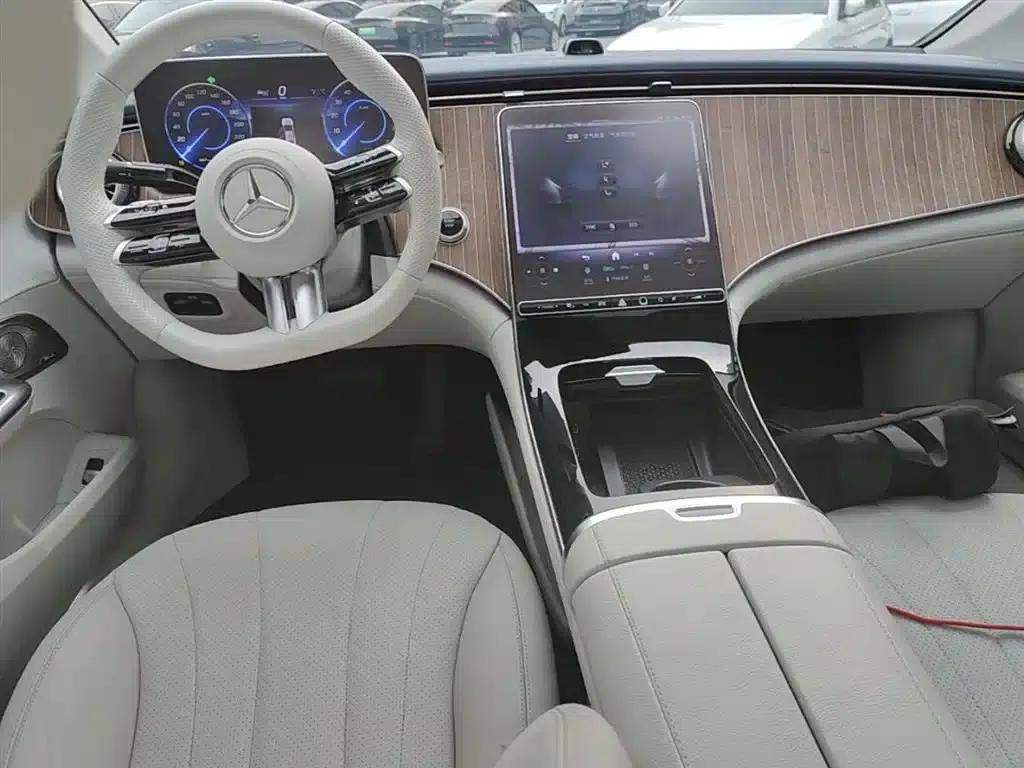 Mercedes-Benz EQE 2022 350 Pioneer Edition — миниатюра 10