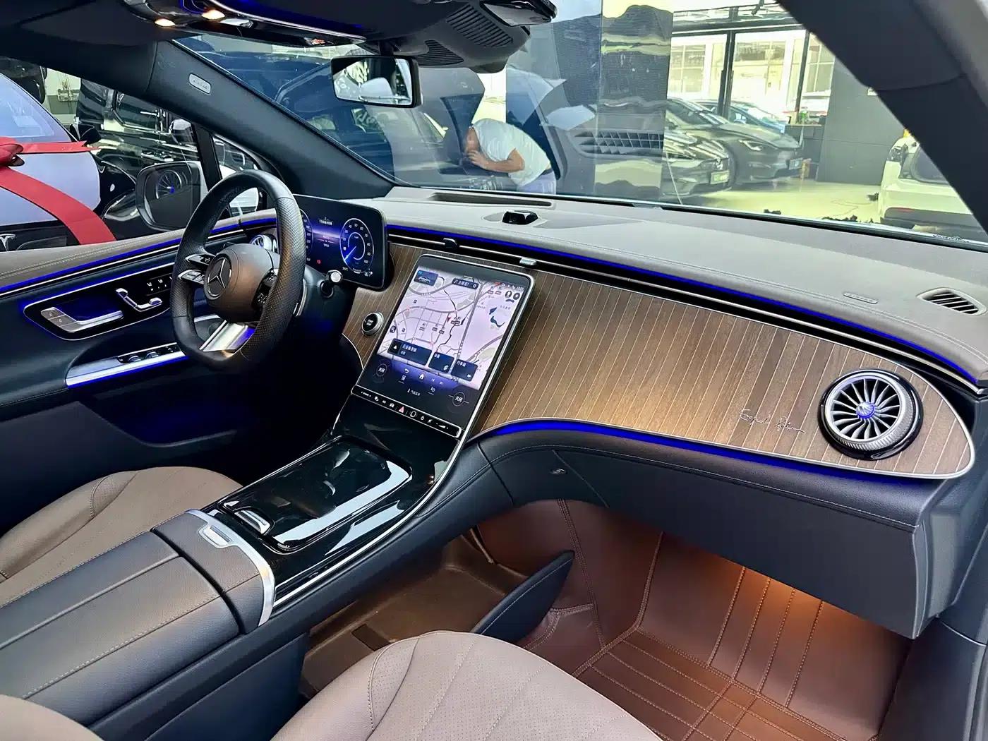 Mercedes-Benz EQE SUV 2023 350 4MATIC Luxury Edition — миниатюра 13