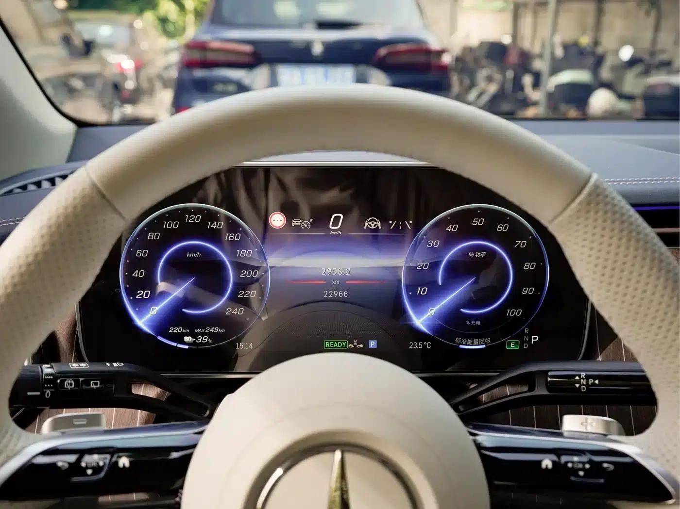Mercedes-Benz EQE SUV 2023 350 4MATIC Luxury Edition — миниатюра 9