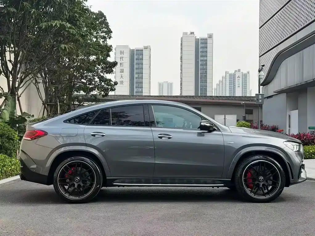 2022 Mercedes-Benz GLE Coupe AMG Model: AMG GLE 53 4MATIC+ Coupe SUV — миниатюра 3
