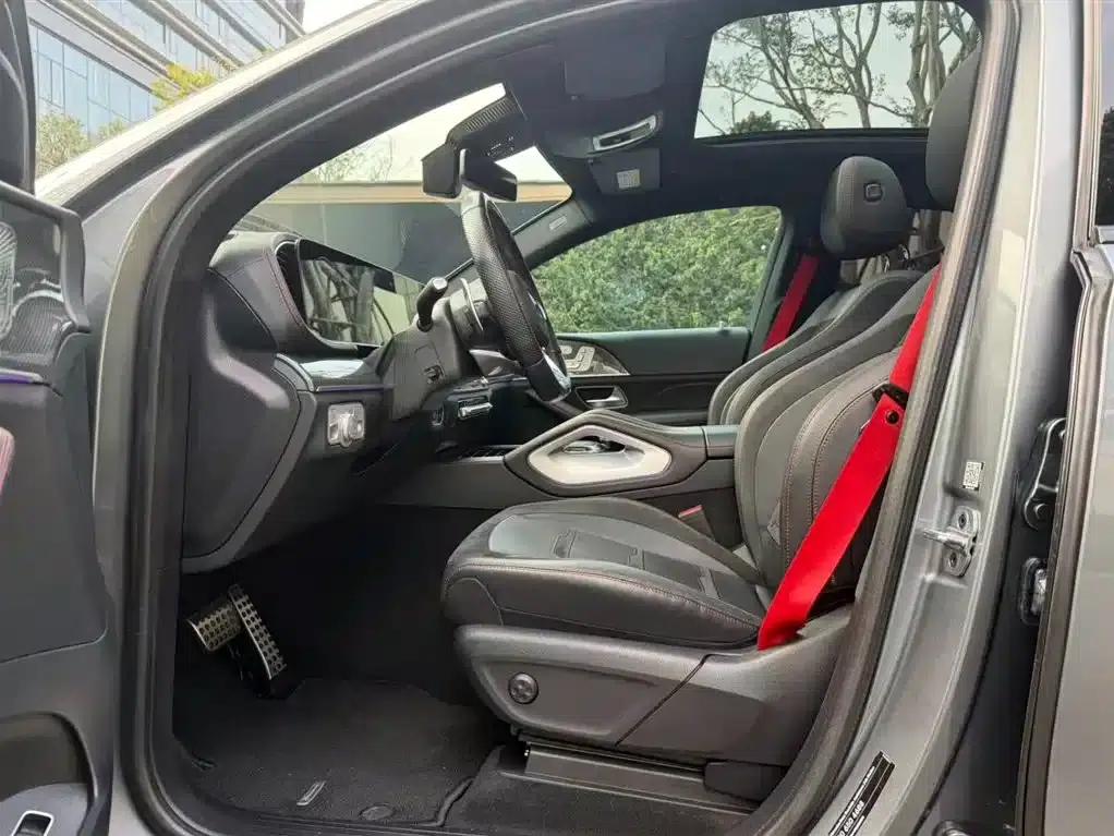 2022 Mercedes-Benz GLE Coupe AMG Model: AMG GLE 53 4MATIC+ Coupe SUV — миниатюра 8