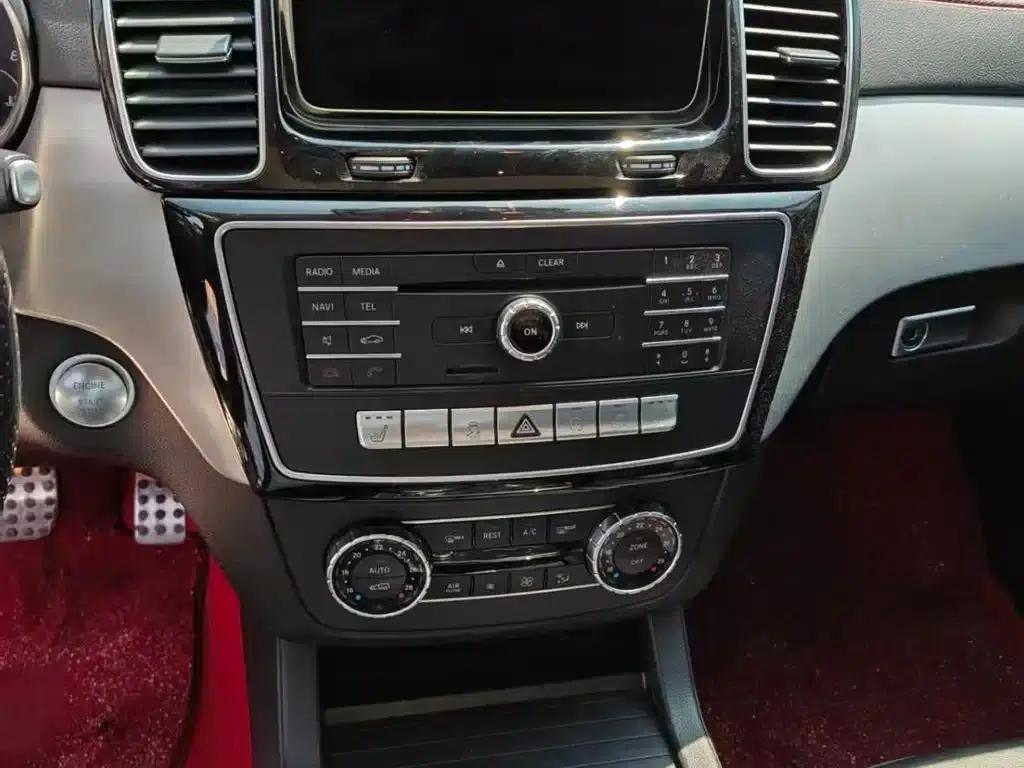 Mercedes-Benz GLE Coupe AMG 2017 AMG GLE 43 4MATIC Coupe SUV — миниатюра 5