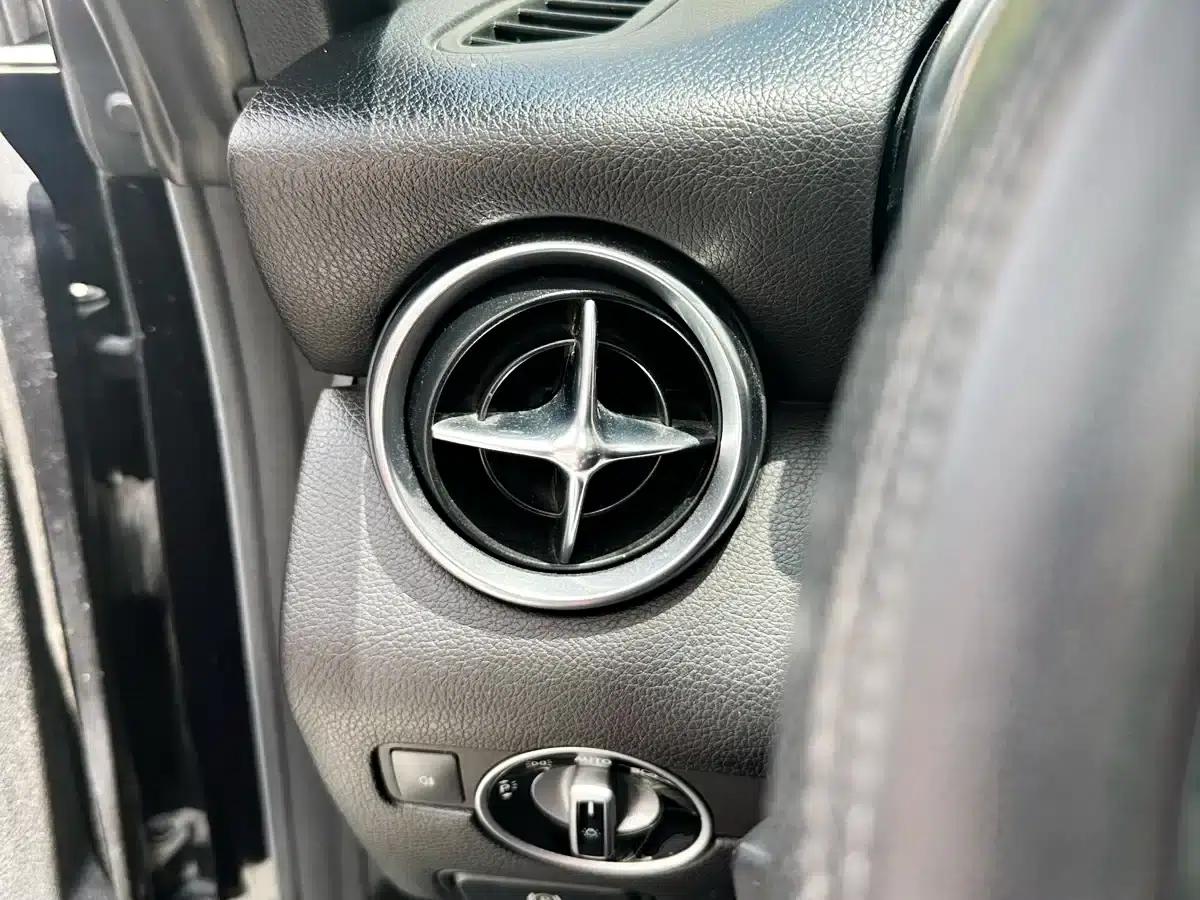 Mercedes-Benz SLK-Class 2011 SLK 200 Fashion Edition — миниатюра 10