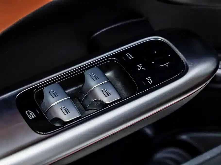 Mercedes-Benz C-Class PHEV 2024 Facelift C 350 eL — миниатюра 10