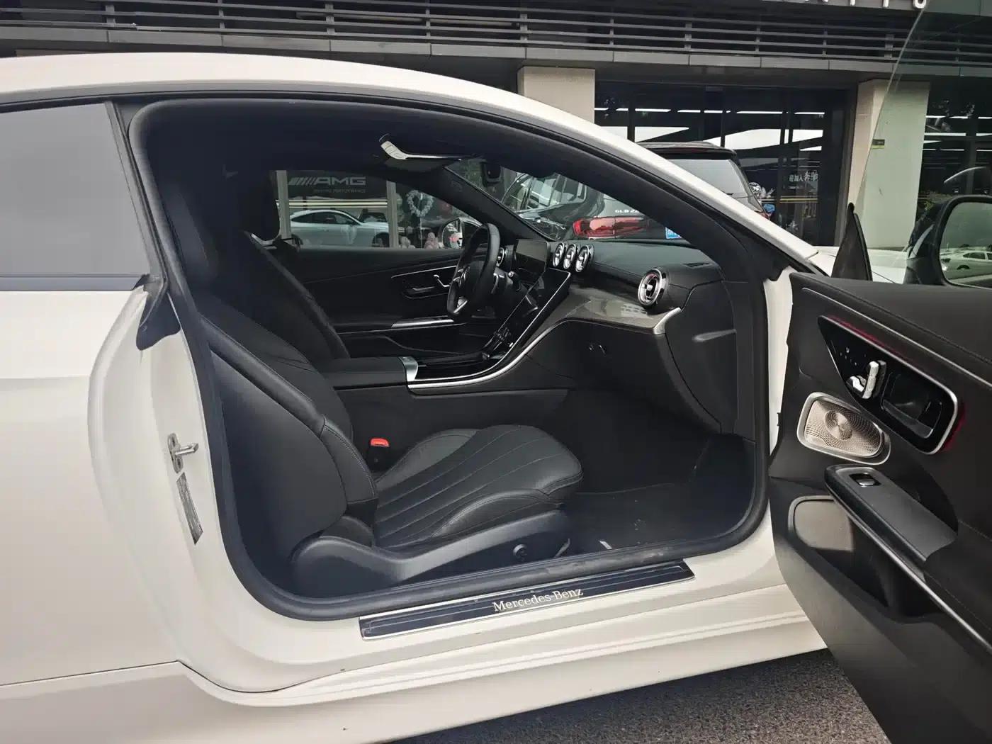 Mercedes-Benz CLE 2024 CLE 300 4MATIC Luxury Coupe — миниатюра 4
