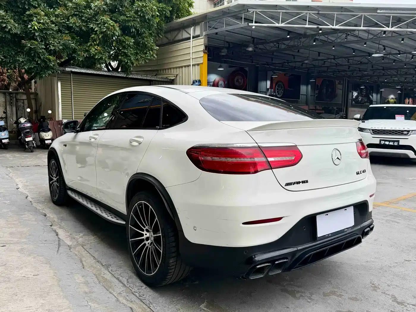 Mercedes-Benz GLC Coupe AMG 2017 AMG GLC 43 4MATIC Coupe SUV — миниатюра 12