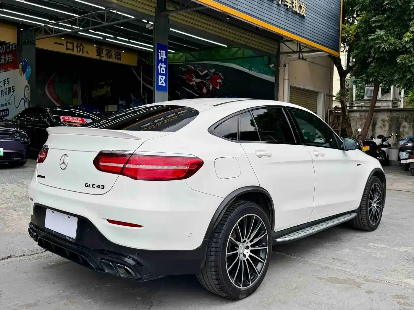 Mercedes-Benz GLC Coupe AMG 2017 AMG GLC 43 4MATIC Coupe SUV — миниатюра 14