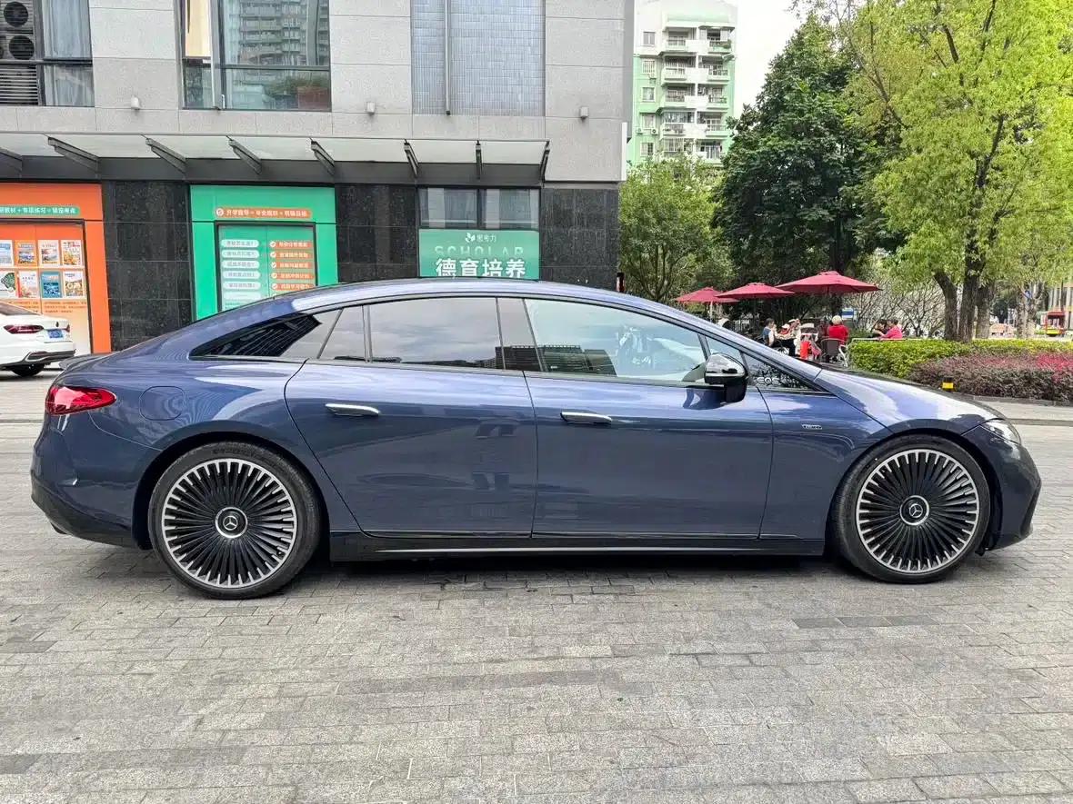 2022 Mercedes-Benz EQS AMG 53 4MATIC+ — миниатюра 4