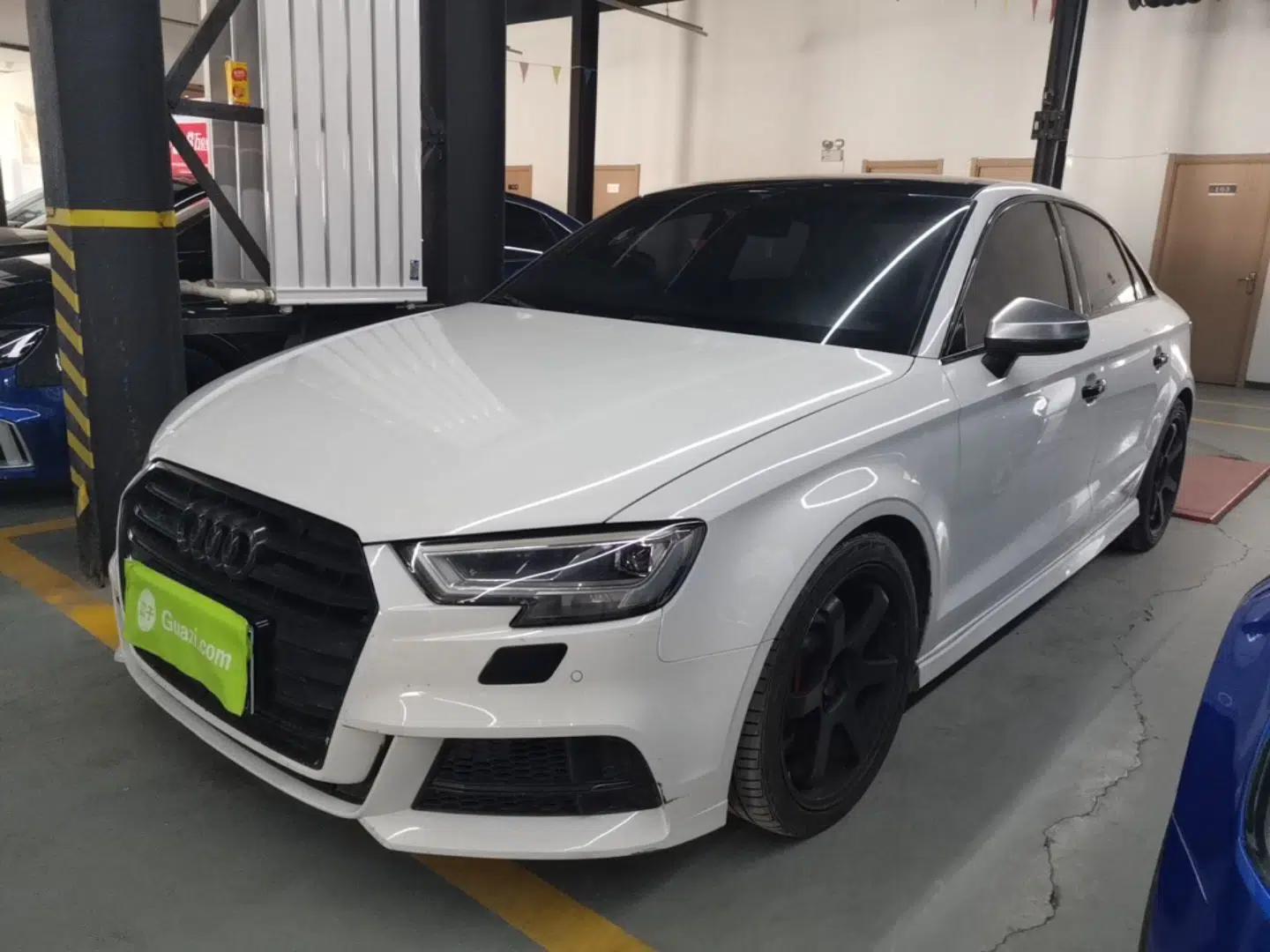 Audi S3 2017 Year Restyled S3 2.0T Limousine — миниатюра 1