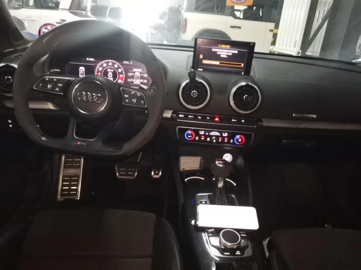 Audi S3 2017 Year Restyled S3 2.0T Limousine — миниатюра 12