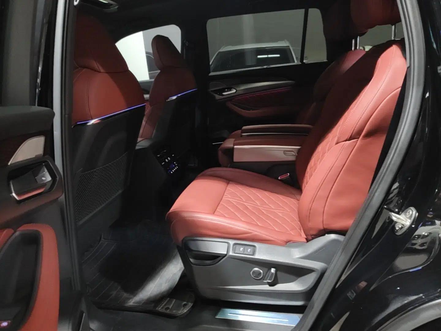 Audi Q6 2024 45 TFSI quattro Black Warrior Edition 6 Seats — миниатюра 20