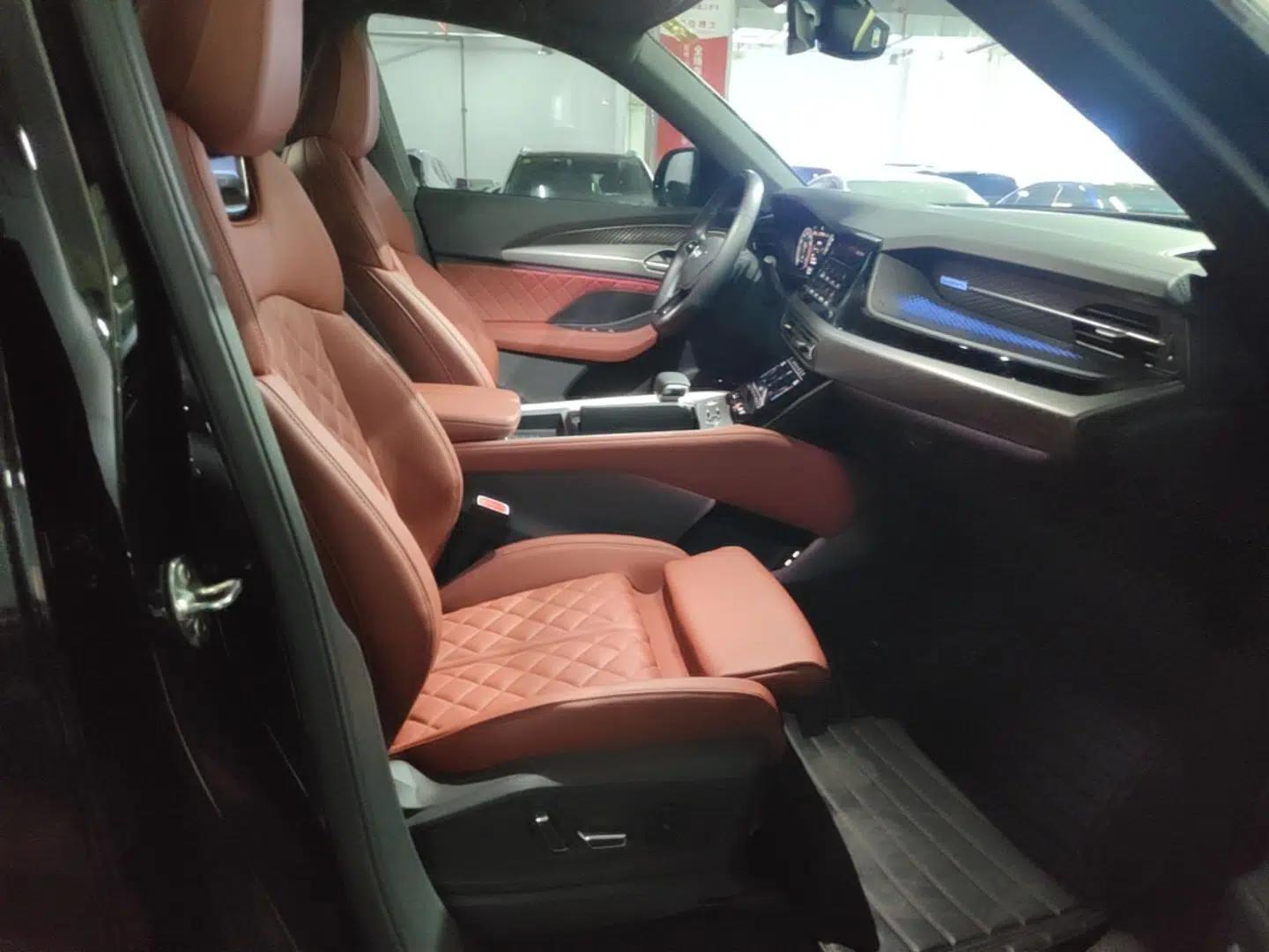 Audi Q6 2024 45 TFSI quattro Black Warrior Edition 6 Seats — миниатюра 23