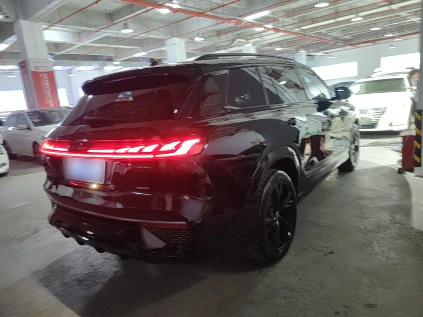 Audi Q6 2024 45 TFSI quattro Black Warrior Edition 6 Seats — миниатюра 6