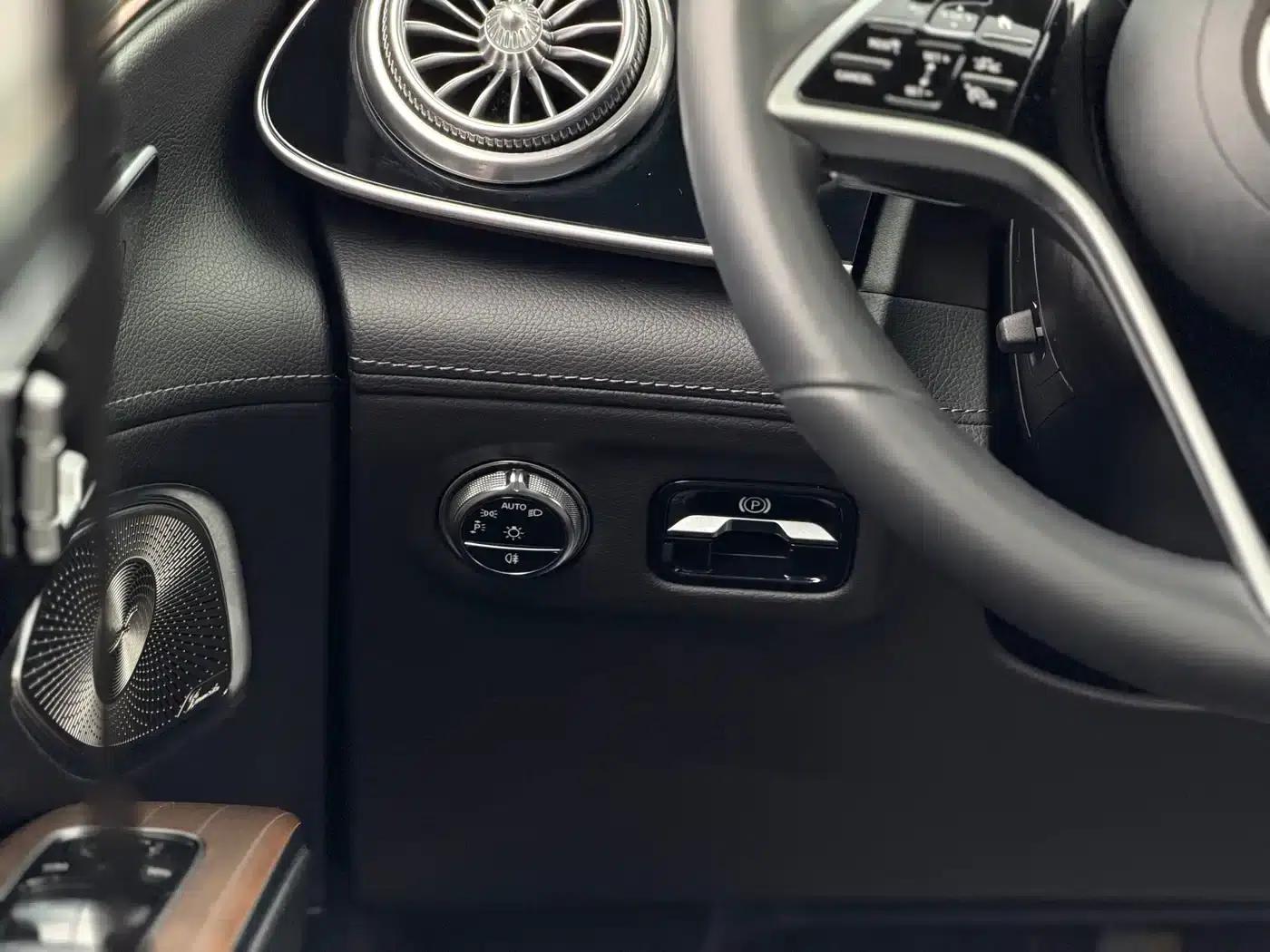 Mercedes-Benz EQS SUV 2023 450 4MATIC Pioneer Edition — миниатюра 10