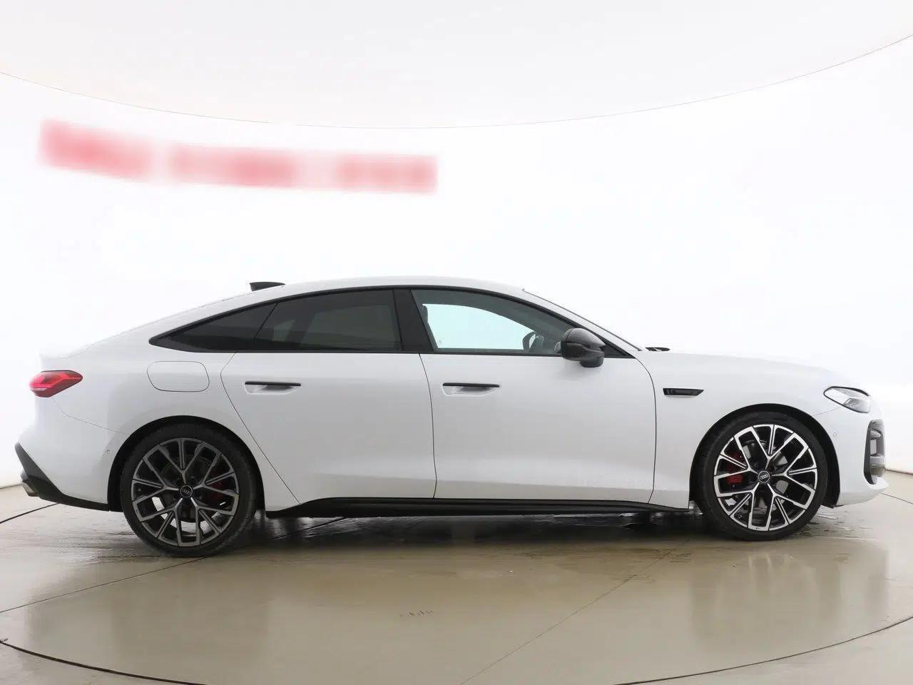 Audi A5L Sportback 2026 TFSI 150kW Smart Leading quattro Edition — миниатюра 5