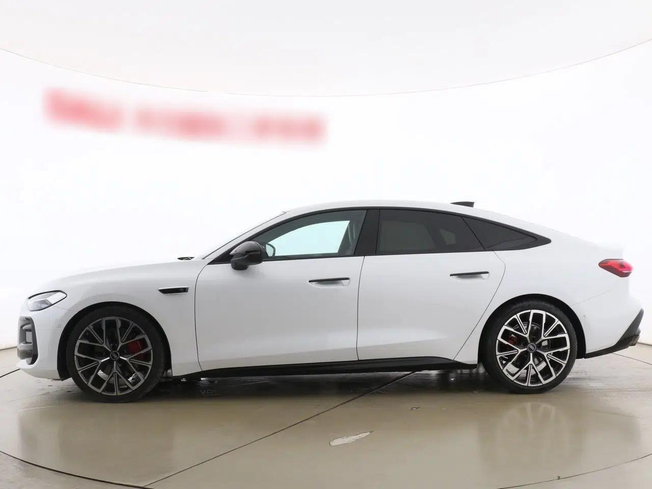Audi A5L Sportback 2026 TFSI 150kW Smart Leading quattro Edition — миниатюра 6