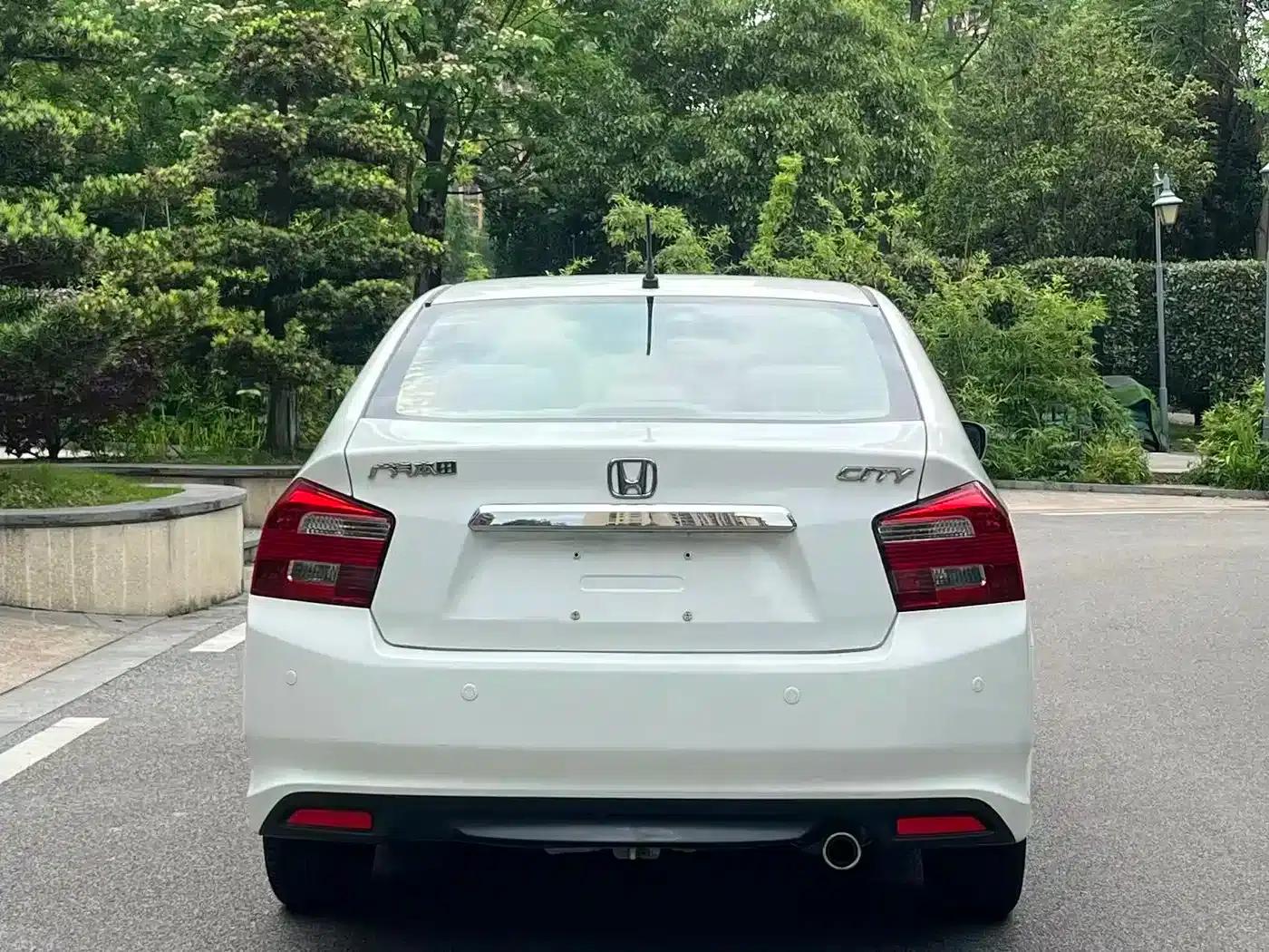 Honda City Classic 2012 1.5L Manual Elite Edition — миниатюра 6