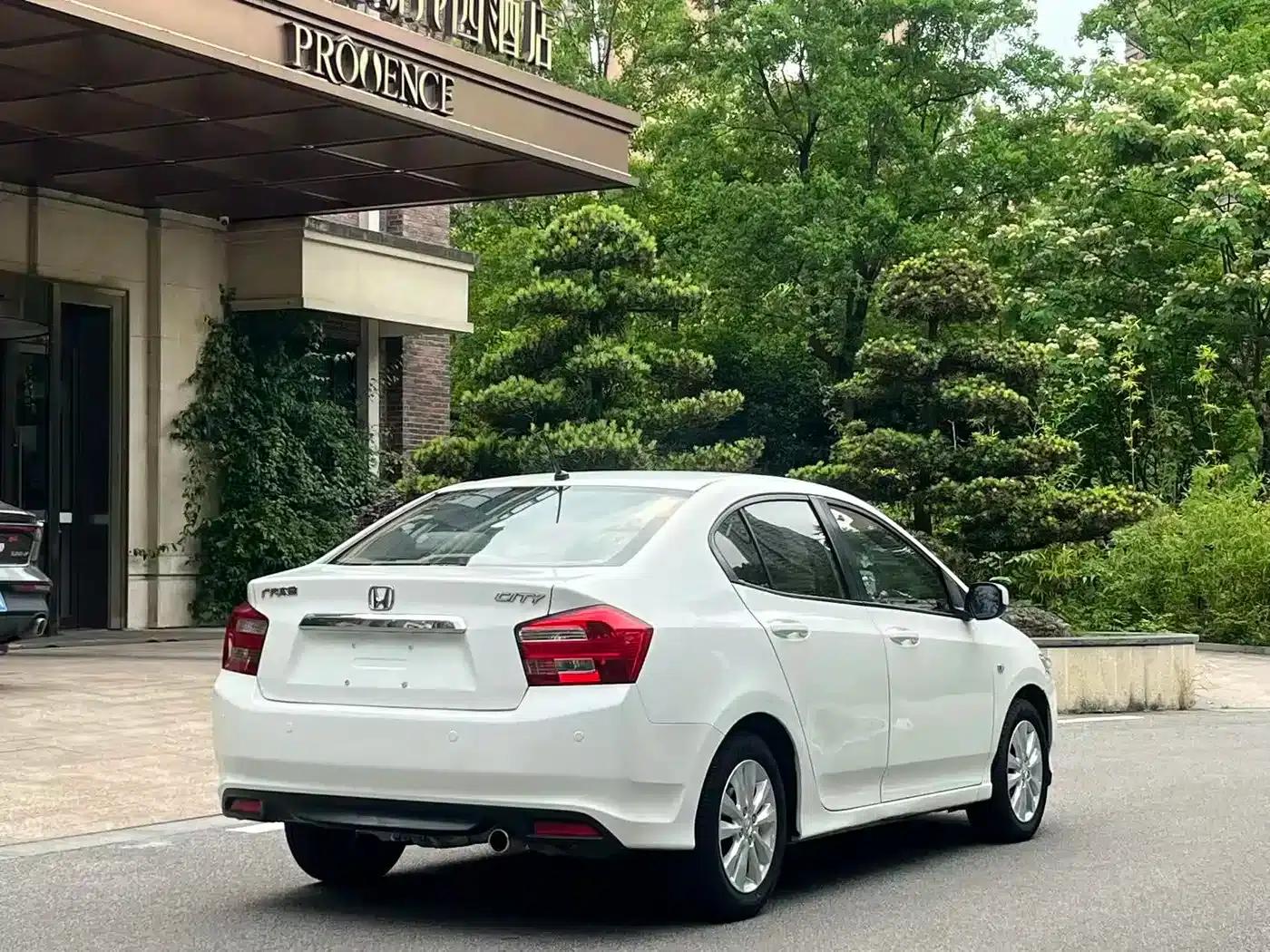 Honda City Classic 2012 1.5L Manual Elite Edition — миниатюра 7