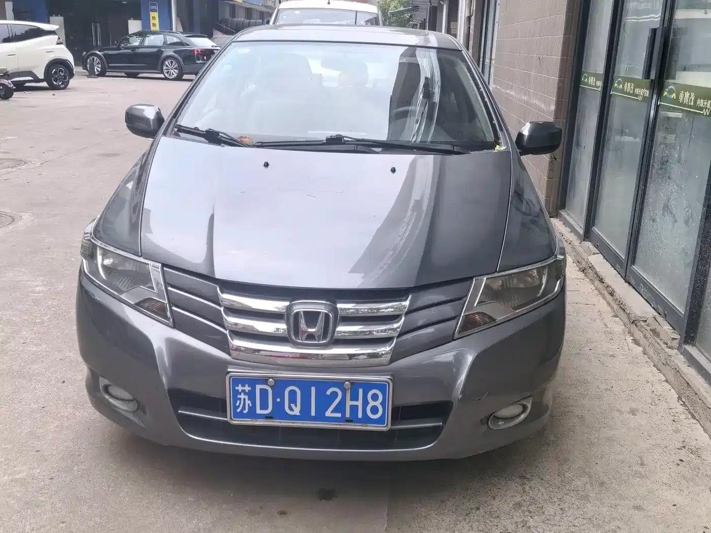 Honda City Classic 2011 1.5L Manual Elite Edition — миниатюра 1