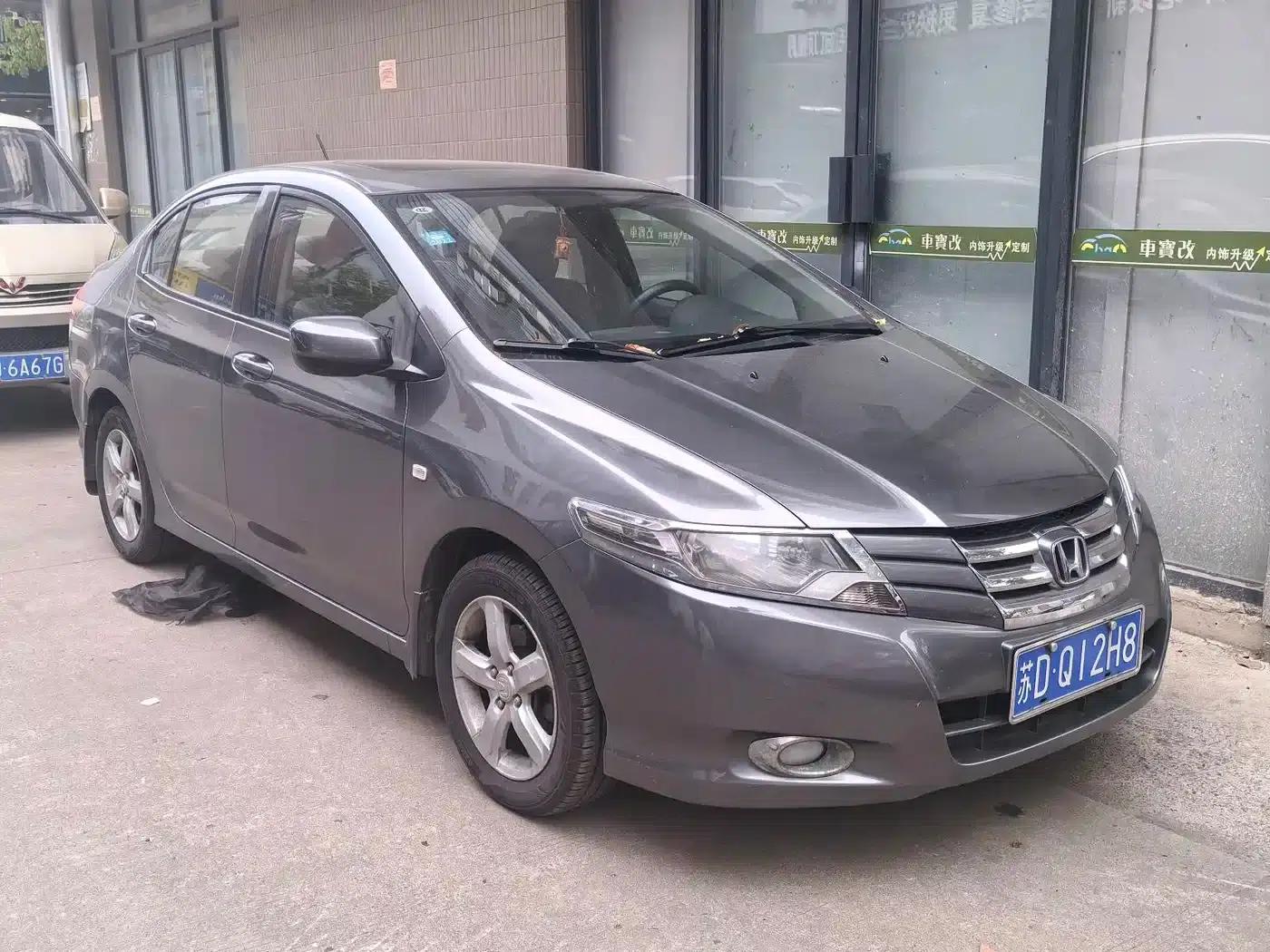 Honda City Classic 2011 1.5L Manual Elite Edition — миниатюра 2