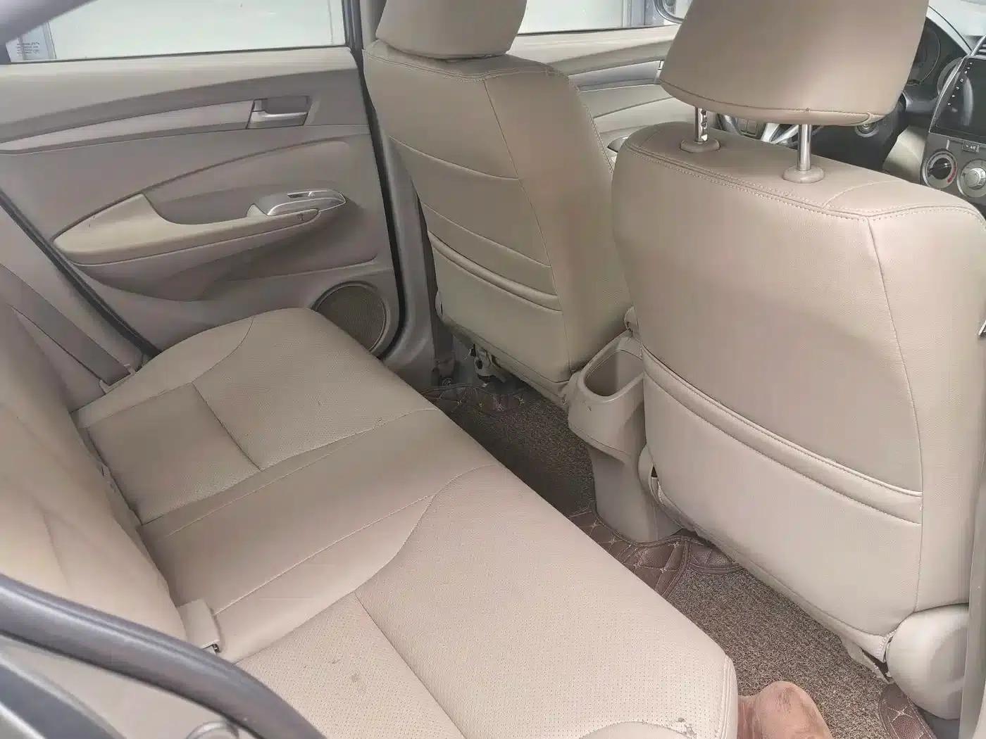 Honda City Classic 2011 1.5L Manual Elite Edition — миниатюра 6
