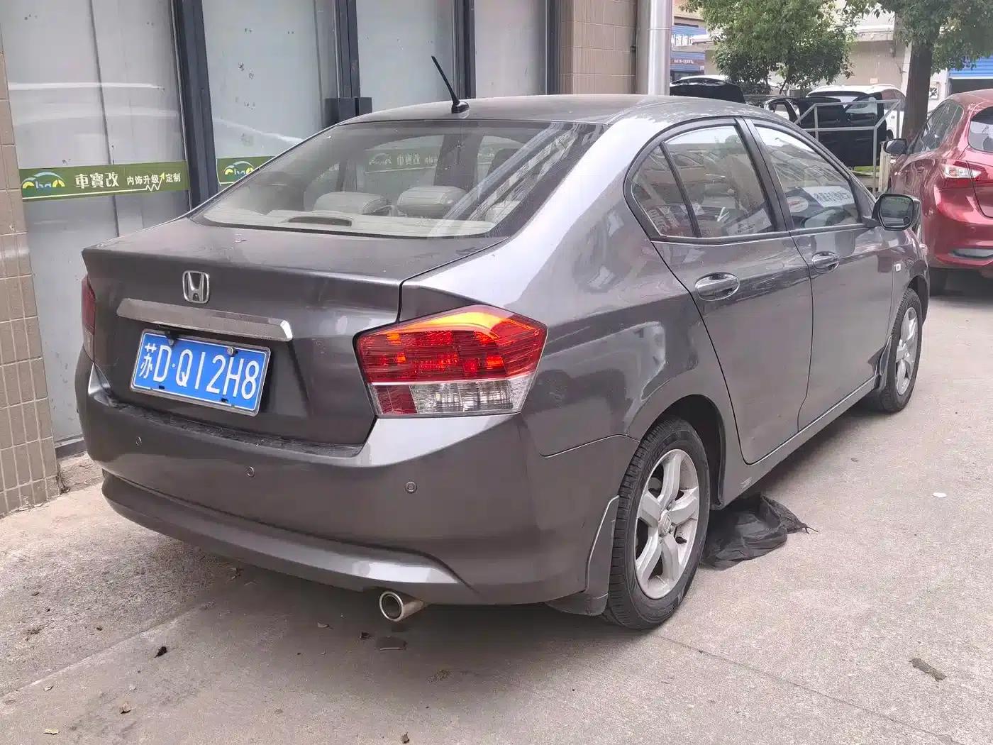 Honda City Classic 2011 1.5L Manual Elite Edition — миниатюра 7