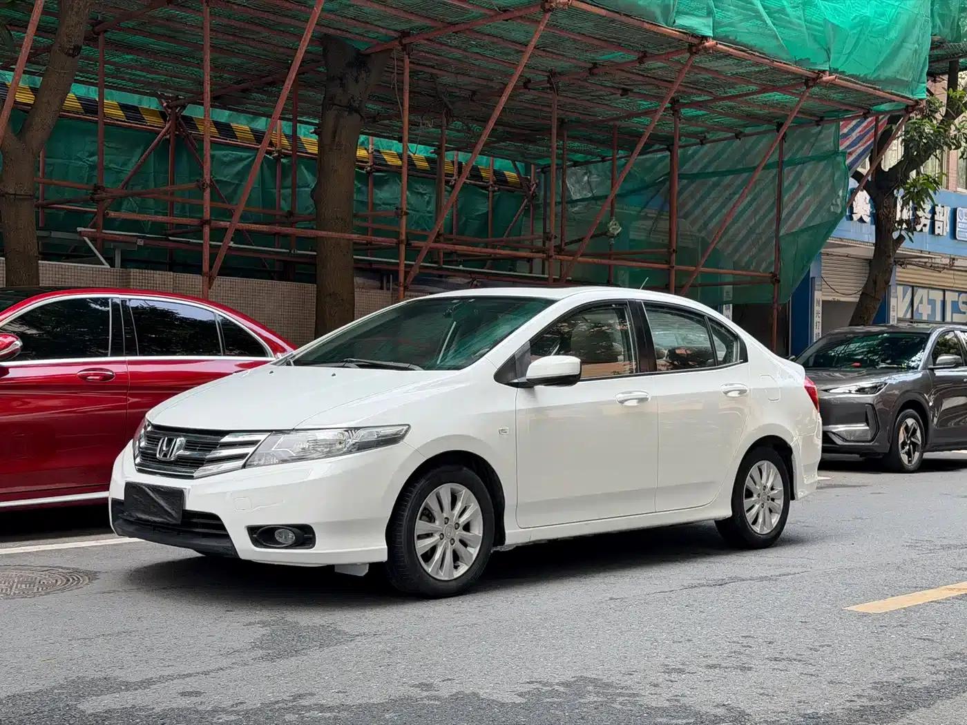 Honda City Classic 2014 Fashion 1.5L Automatic Elite Edition — миниатюра 1