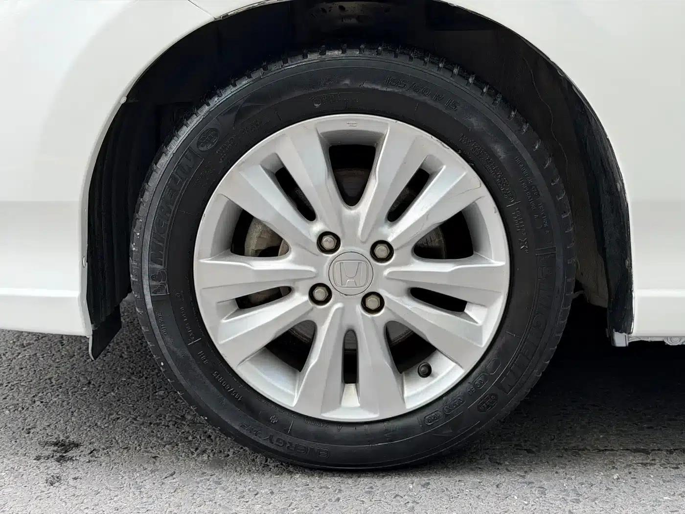 Honda City Classic 2014 Fashion 1.5L Automatic Elite Edition — миниатюра 9