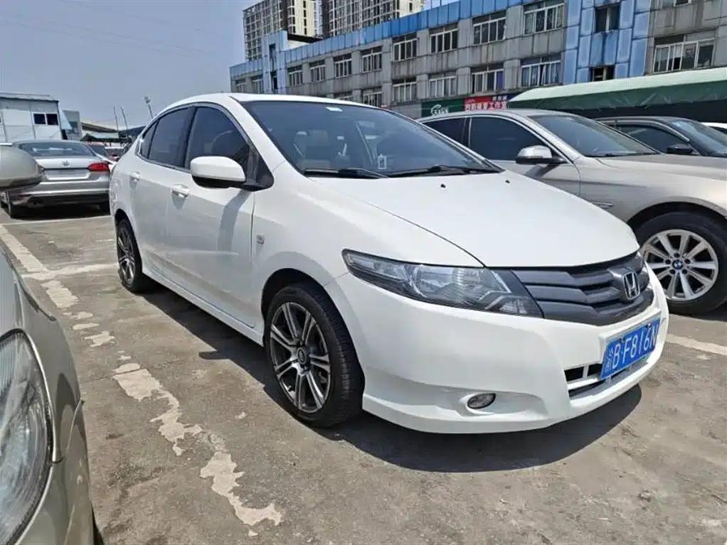 Honda City Classic 2011 1.5L Automatic Elite Edition — миниатюра 3