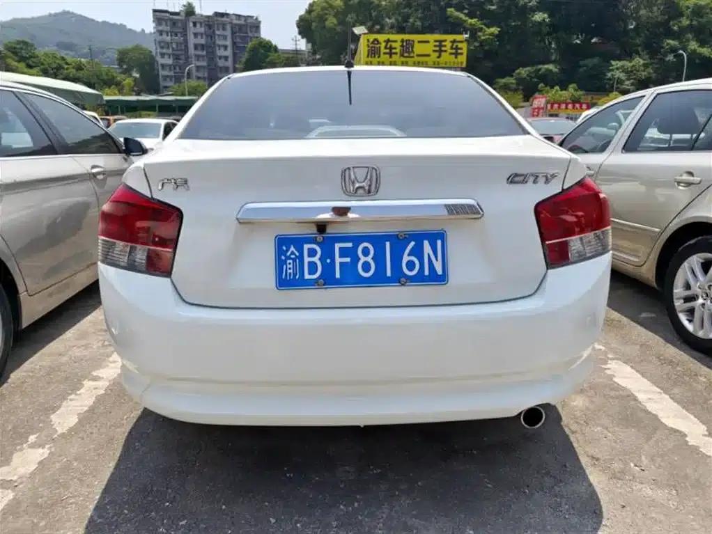 Honda City Classic 2011 1.5L Automatic Elite Edition — миниатюра 4