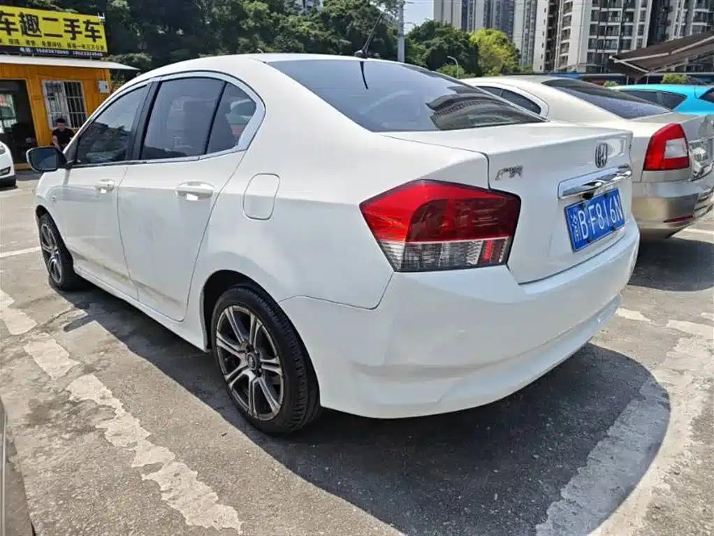 Honda City Classic 2011 1.5L Automatic Elite Edition — миниатюра 5