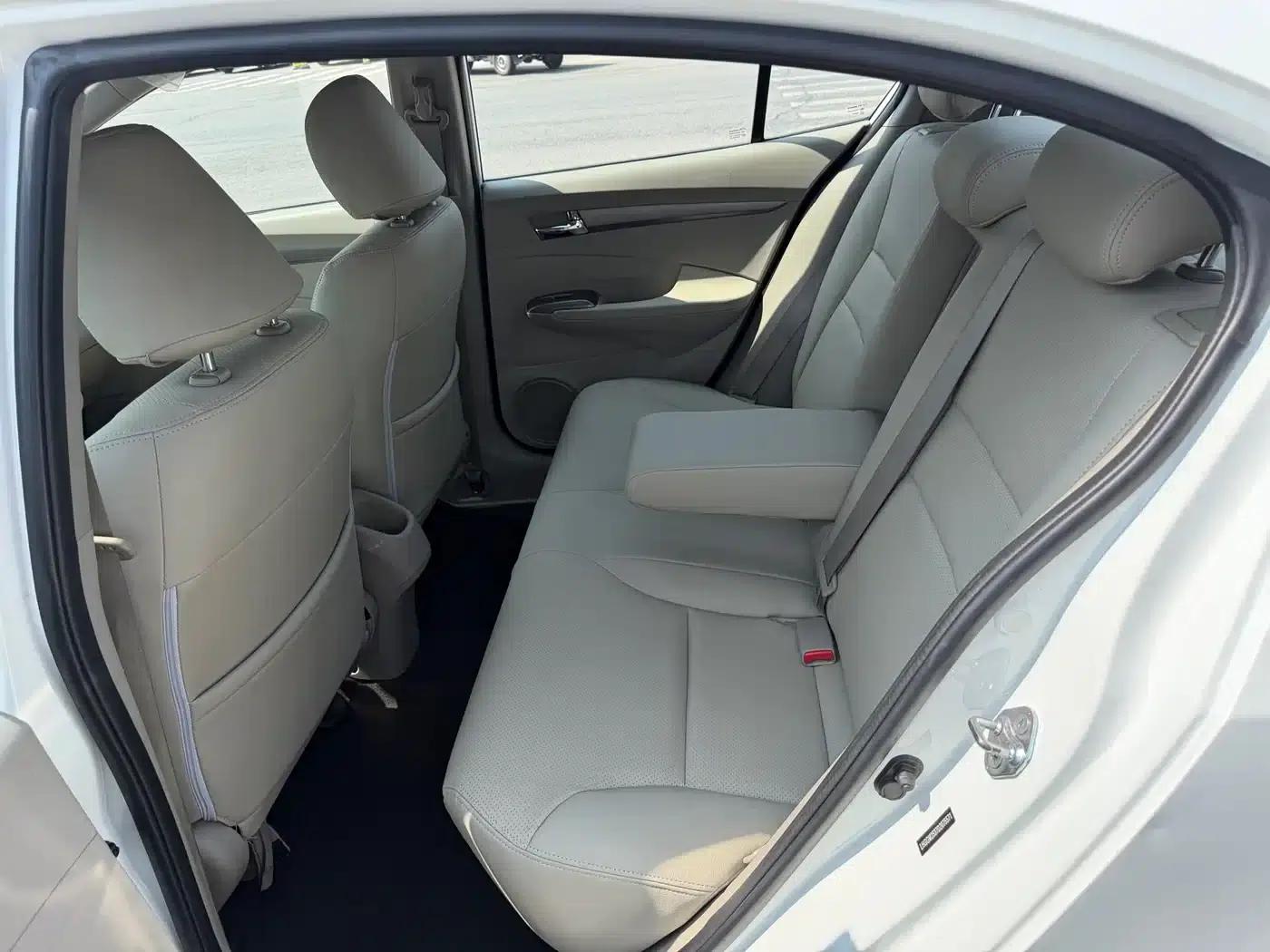 Honda City Classic 2012 1.5L Manual Elite Edition — миниатюра 6