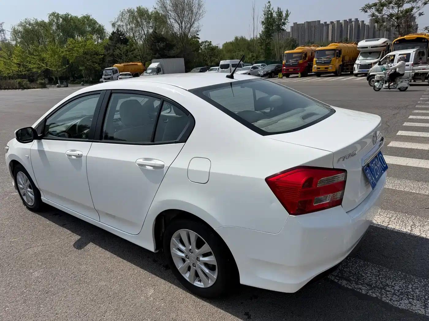 Honda City Classic 2012 1.5L Manual Elite Edition — миниатюра 7