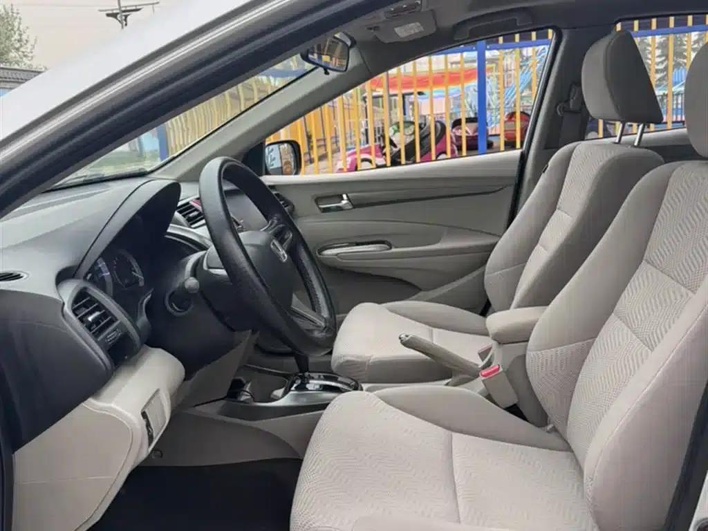 Honda City Classic 2014 Fashion 1.5L Automatic Elite Edition — миниатюра 11