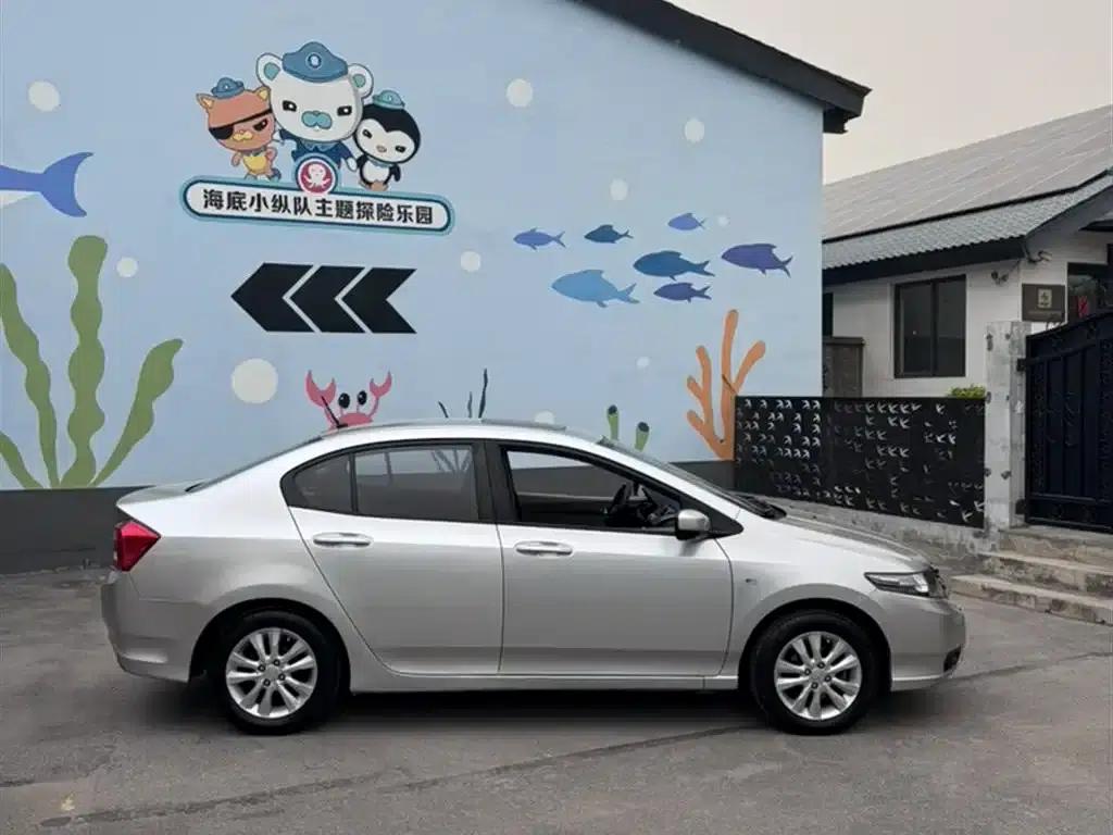 Honda City Classic 2014 Fashion 1.5L Automatic Elite Edition — миниатюра 5
