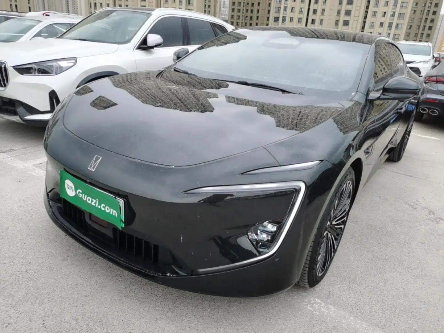 Avatr 12 2024 Updated Version 700 Three-Laser Rear-Wheel Drive Luxury Edition — миниатюра 1