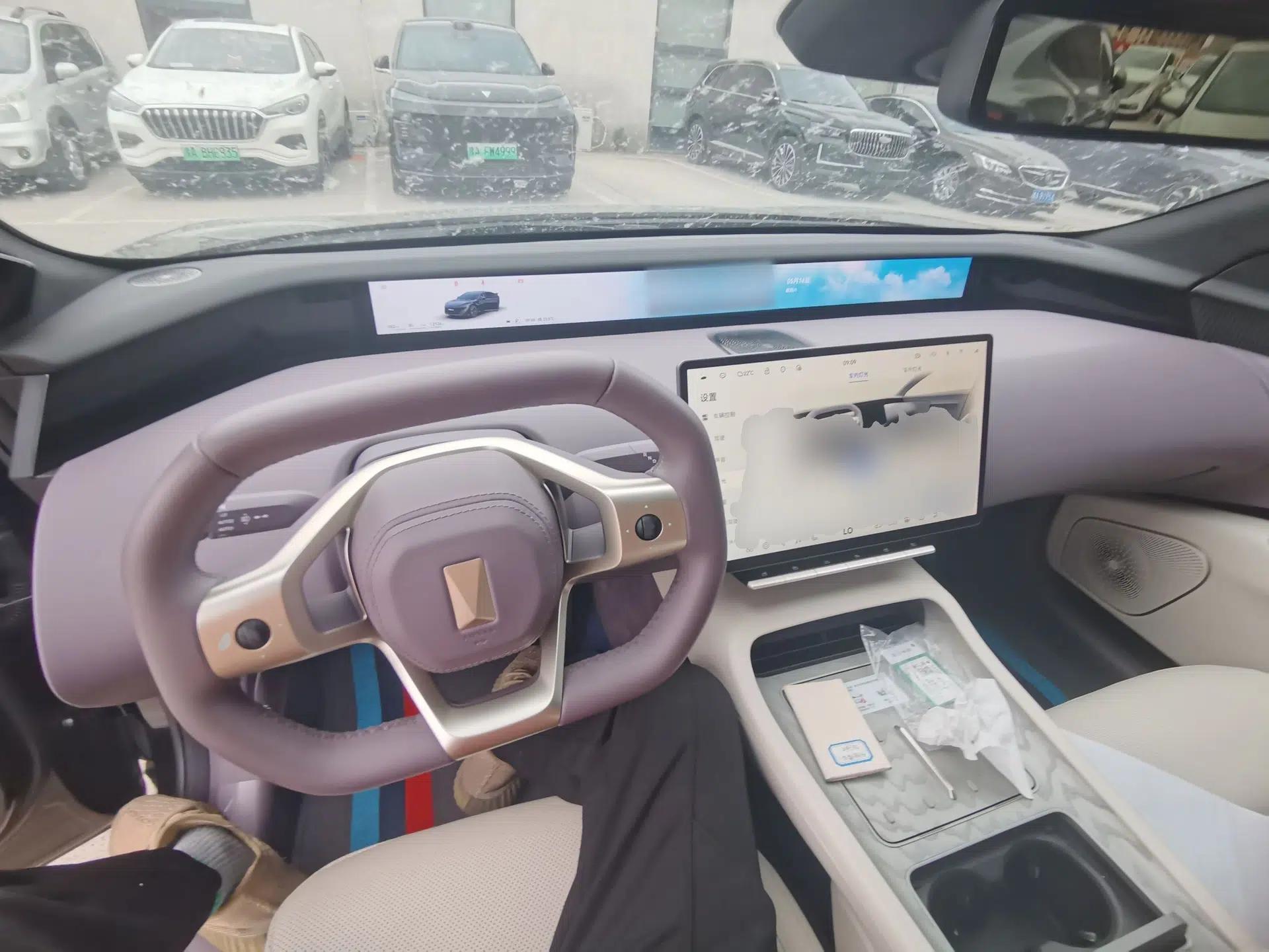 Avatr 12 2024 Updated Version 700 Three-Laser Rear-Wheel Drive Luxury Edition — миниатюра 13
