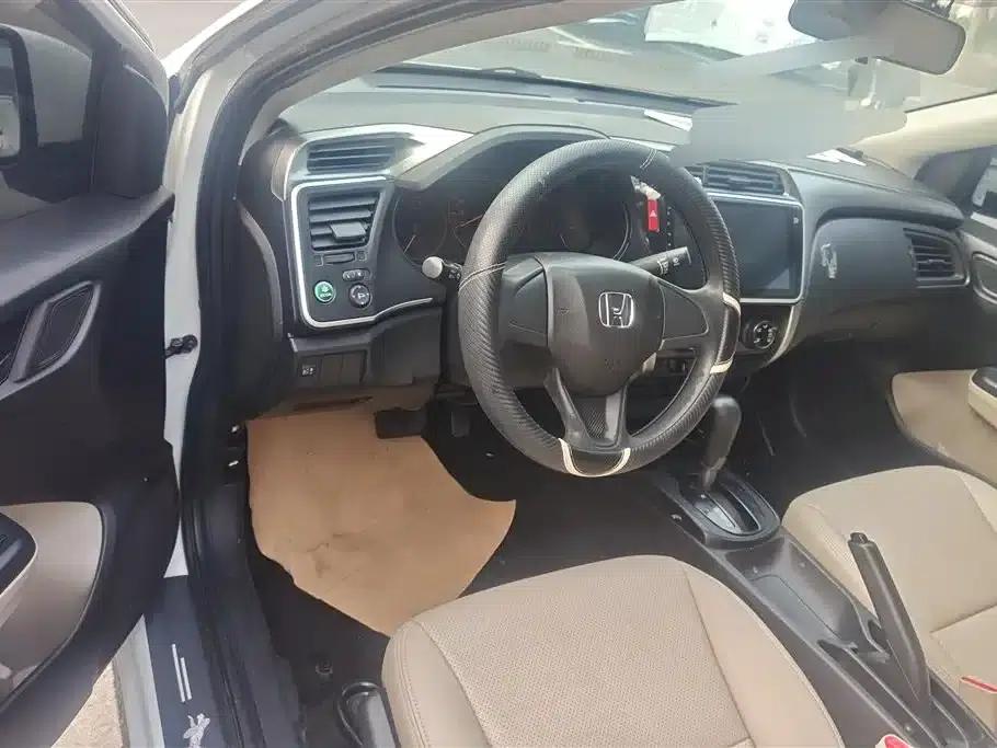 Honda City 2015 1.5L CVT Comfort Edition — миниатюра 12